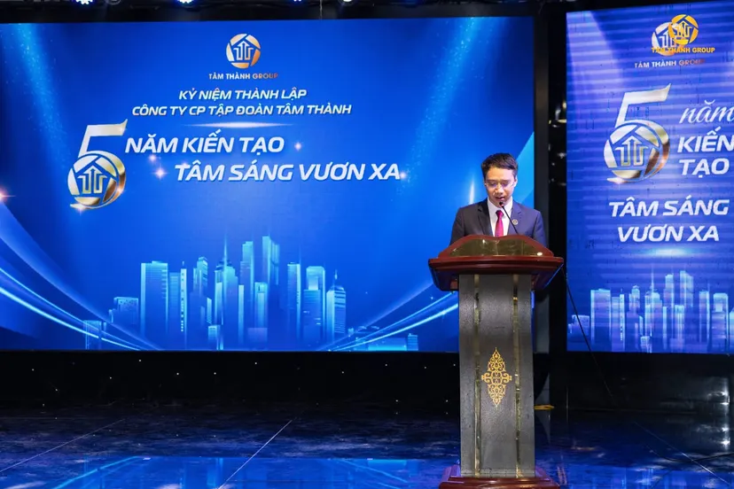 Chủ tịch HĐQT & Tổng Giám đốc Dương Hồng Thắng phát biểu tại lễ kỷ niệm