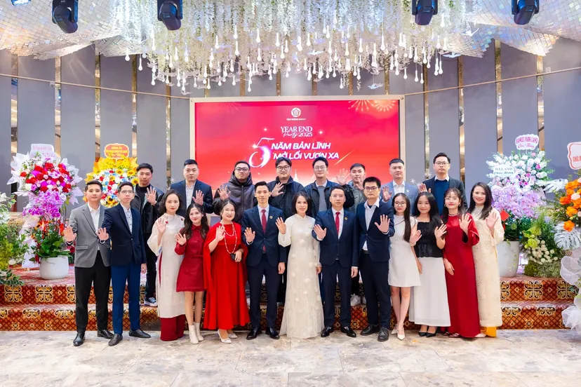 Vinh danh các tập thể và cá nhân có thành tích xuất sắc trong hành trình phát triển năm 2025.
