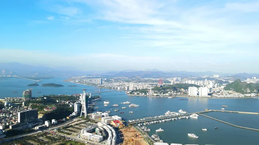 Ảnh vịnh Hạ Long.