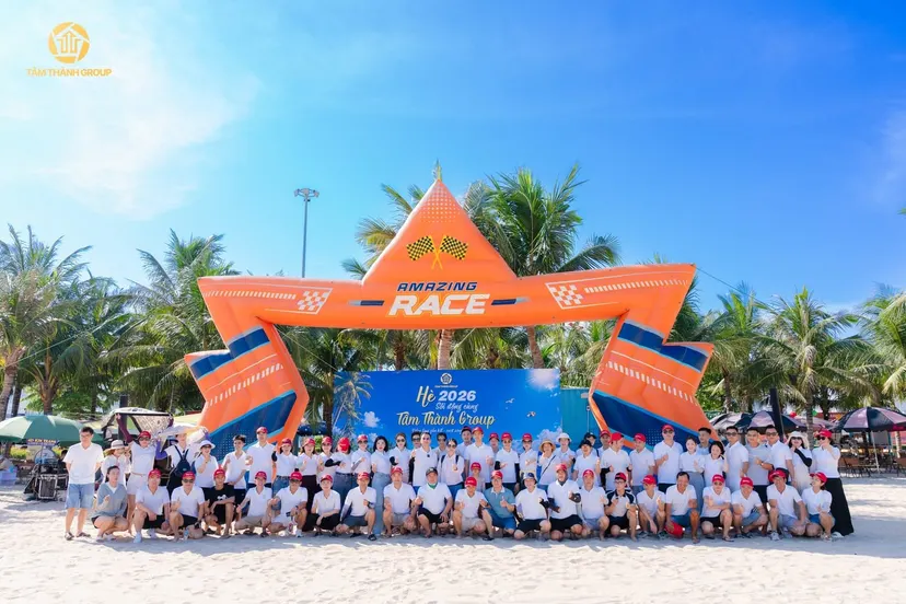Ảnh tập thể Team Building Tâm Thành Land.