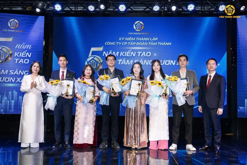 CBNV gắn bó 5 năm cùng công ty